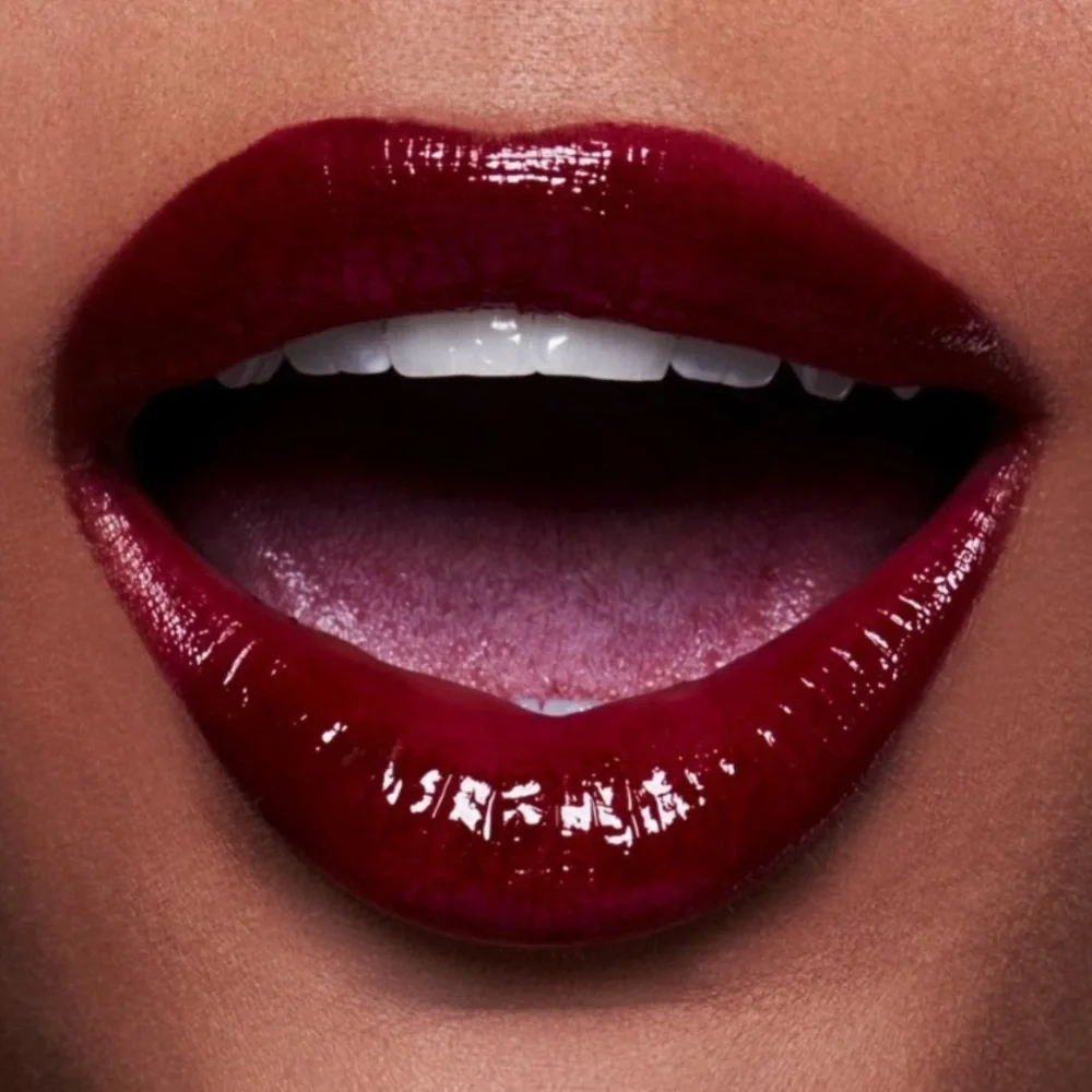 MAC Versicolour Varnish Cream Lip Stain in No Interruptions. .28‎ fl oz NIB